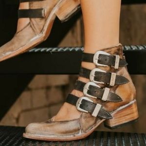 Freebird Scarlett size 8